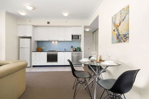 A Stylish Apt City Views Next To Darling Harbour - Accommodation Guide 4