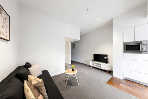 A Stylish Apt For 4 Near Queen Victoria Market - Accommodation Asia 1