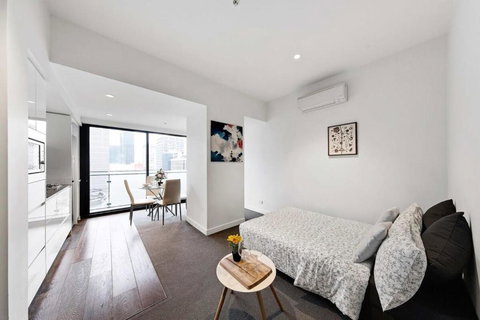 A Stylish Apt For 4 Near Queen Victoria Market - Accommodation Asia 2