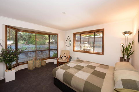A Suite Spot In The Hills - Accommodation Guide 0