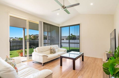 A Wave From It All - Lennox Head - Accommodation Guide 0