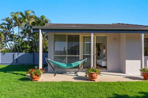 A Wave From It All - Lennox Head - Accommodation Guide 1