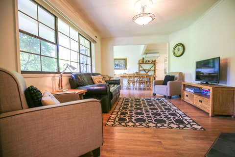 Abbeville In Bright - Accommodation Asia 0