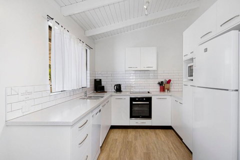 Abbey Beach Shack - Accommodation Asia 2