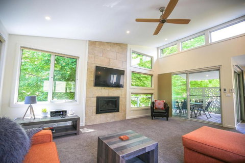 Aberdeen - Accommodation China 1