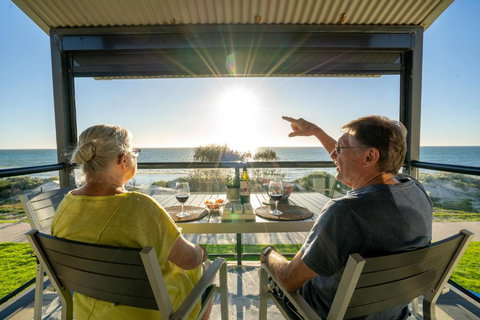 Absolute Beachfront Sandy Feet 2 Upstairs 2 Bedroom Apartment Beach Stayz Semaphore - Accommodation China 1