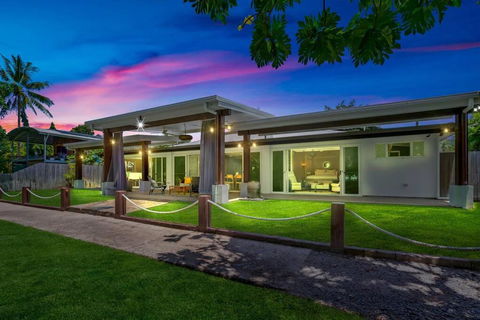 Absolute Beachfront WongaBelle- Pet Friendly - Accommodation Guide 0