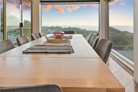 Absolute Oceanfront - Sunsets - Accommodation Guide 2