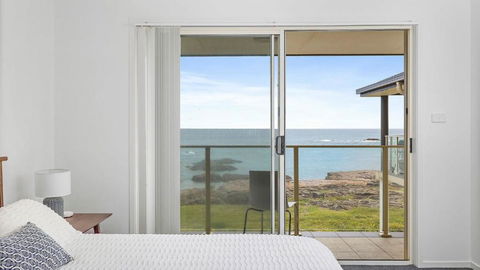 Absolute Waterfront Anna Bay - Accommodation China 2