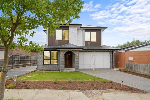 Absolutely Stunning Newly Built Burwood Townhouse - Accommodation Guide 0