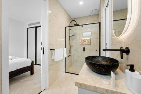 Absolutely Stunning Newly Built Burwood Townhouse - Accommodation Guide 4