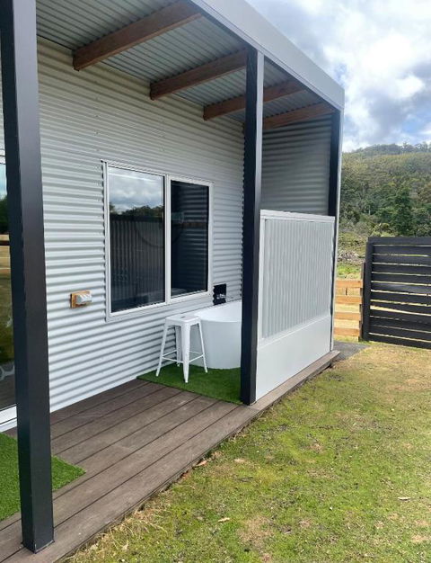 Acacia Hills Retreat - Accommodation Guide 4