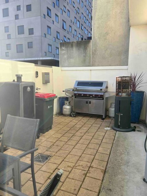 Access To All CBD Has To Offer - Accommodation China 1