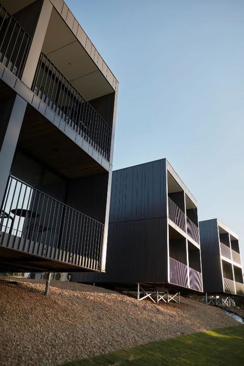 Accommodation @ Curlewis - Accommodation Guide 2