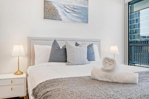 Accor Stadium Luxury - 3 Bed 2 Baths, Sleeps 6, Pool, Parking If Available- NO PARTIES - Accommodation Asia 3