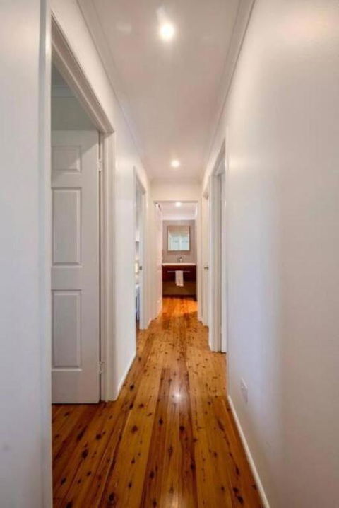 Acreage Near Currumbin Beach - Accommodation Guide 3