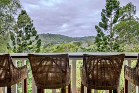 Acreage Near Currumbin Beach - Accommodation Guide 0