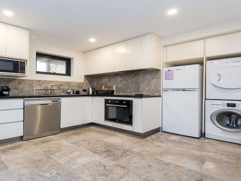 Across The Road From The Beach Inlet Side - Accommodation Asia 4