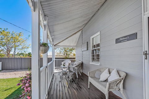 Addisons Stanthorpe With Hot Tub - Accommodation Guide 3