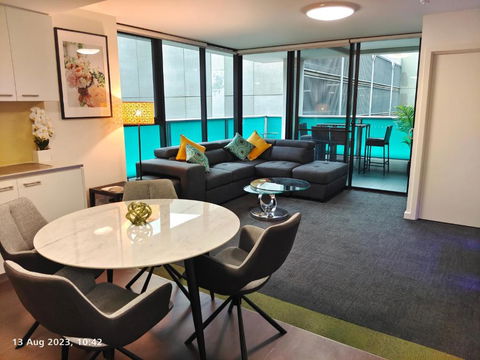 Adelaide City Loft - Accommodation Guide 2