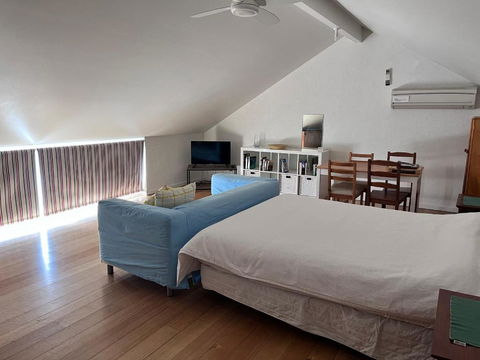 Adelaide Close CBD Large Private Studio Apartment In St Peters - Accommodation Guide 1