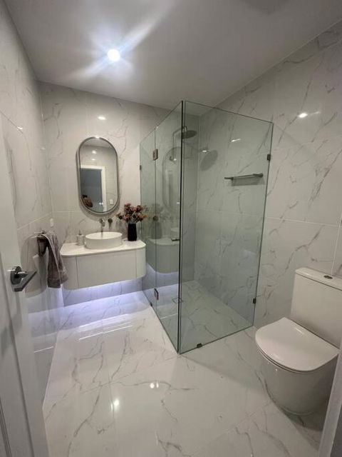 Adelaide - Upmarket Water Front Home - Accommodation Guide 4