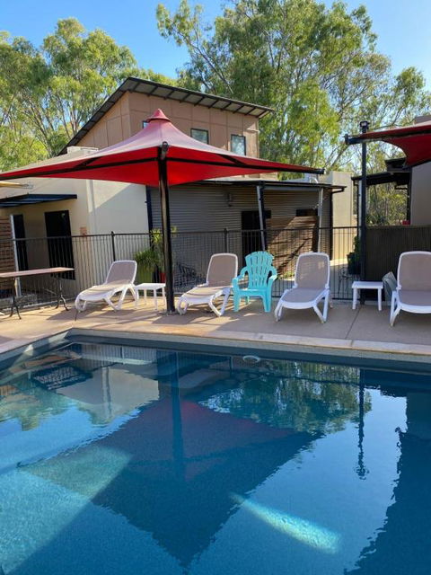 Adelphi Apartment 4 - Accommodation Guide 4