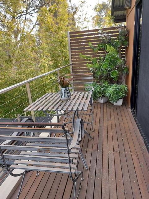 Adelphi Apartment 6 Riverview 2 BDRM Or 6A King Studio Riverview Both With Balconies - Accommodation Guide 3