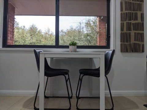 Adorable 1 Bedroom Private Apartment - Accommodation Guide 4
