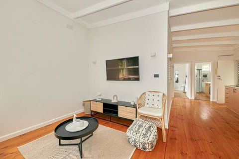 Adorable Beach Shack In The Heart Of Aireys Inlet - Accommodation Guide 4