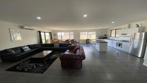 Adriana Retreat - Accommodation Guide 3