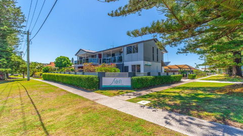 Adrift Apartments - Accommodation Guide 2