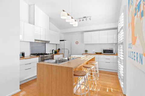 Adrift At Ocean Grove - Accommodation Guide 3