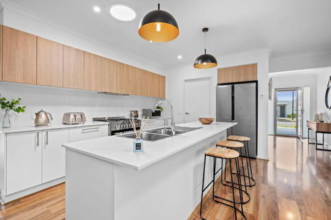 Aerial Beach House 2 - Accommodation Guide 4