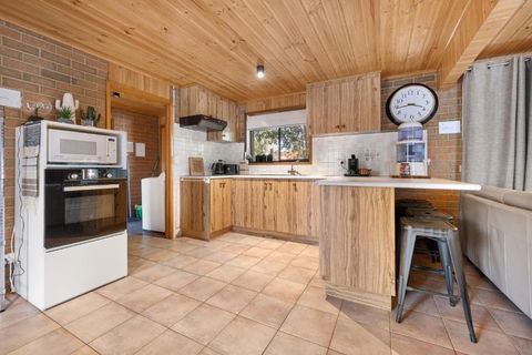 Affordable GEM In The Heart Of Inverloch - Accommodation Guide 2