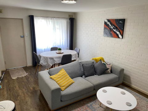 Affordable Inglewood Apartment+Pool - Accommodation Guide 3