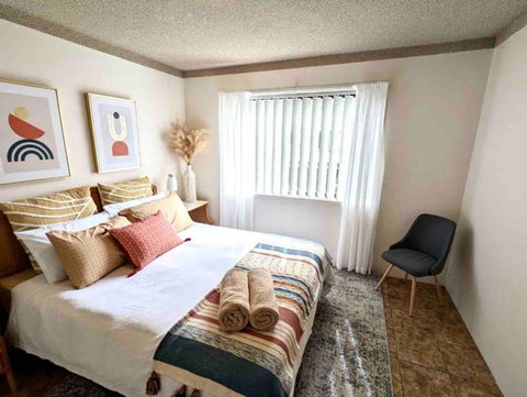 Affordable Relaxing GC Getaway - Accommodation Asia 1