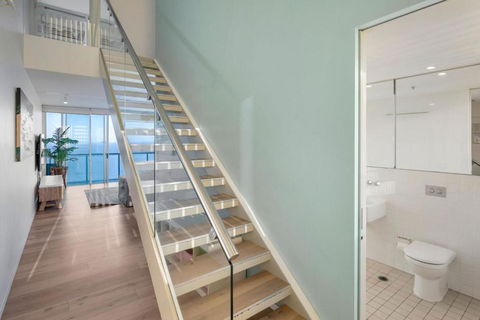 Air On Broadbeach 2 Level Private Apartment - CoastHM - Accommodation Guide 4