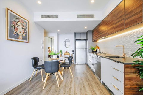 Above Brisbane King Suite With Rooftop Pool Deck - Accommodation China 2