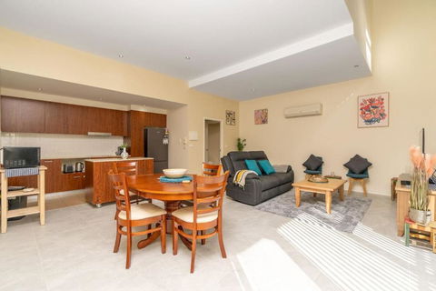 Absolutely Spacious APT Unit Between ANU And City - Accommodation Guide 0