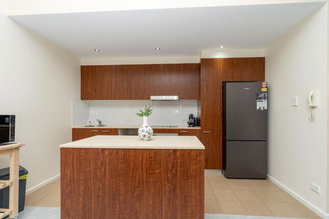 Absolutely Spacious APT Unit Between ANU And City - Accommodation Guide 3