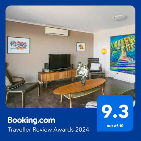 Absolute Waterfront Views And Kayaks - Accommodation Guide 4