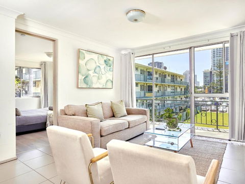 Affordable Accommodation In The Heart Of Surfers Paradise - Accommodation Guide 0