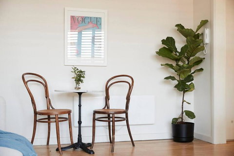 A Touch Of Tuscan Charm Off Toorak Road - Accommodation Asia 2