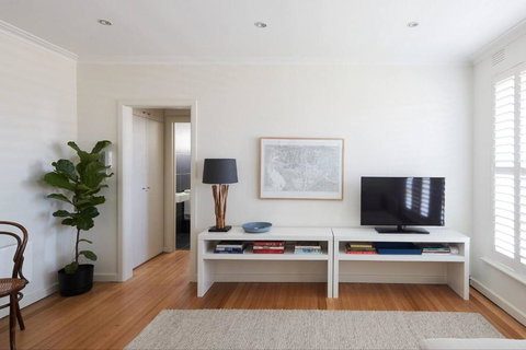 A Touch Of Tuscan Charm Off Toorak Road - Accommodation Asia 3