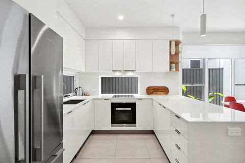 Allura Breeze - Accommodation Guide 1