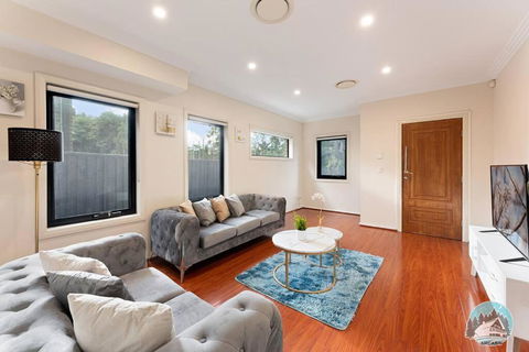 Aircabin - Carlingford - Sydney - 4 Beds House - Accommodation Guide 2