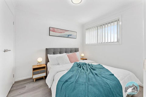 Aircabin - Edmondson Park - 4 Beds Compy House - Accommodation Guide 3