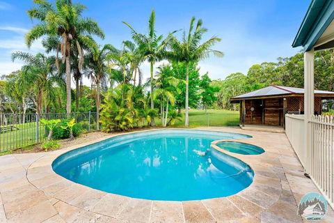 Aircabin - KANGY ANGY - Rural Retreat 4 Bedrooms - Accommodation Guide 4