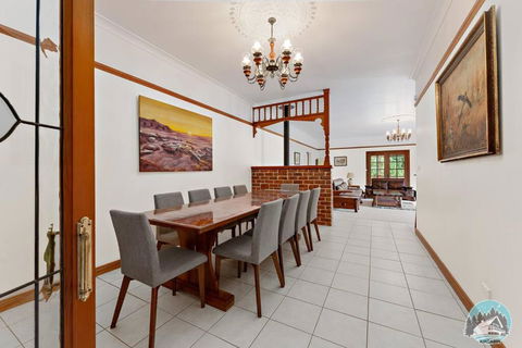 Aircabin - KANGY ANGY - Rural Retreat 4 Bedrooms - Accommodation Guide 2